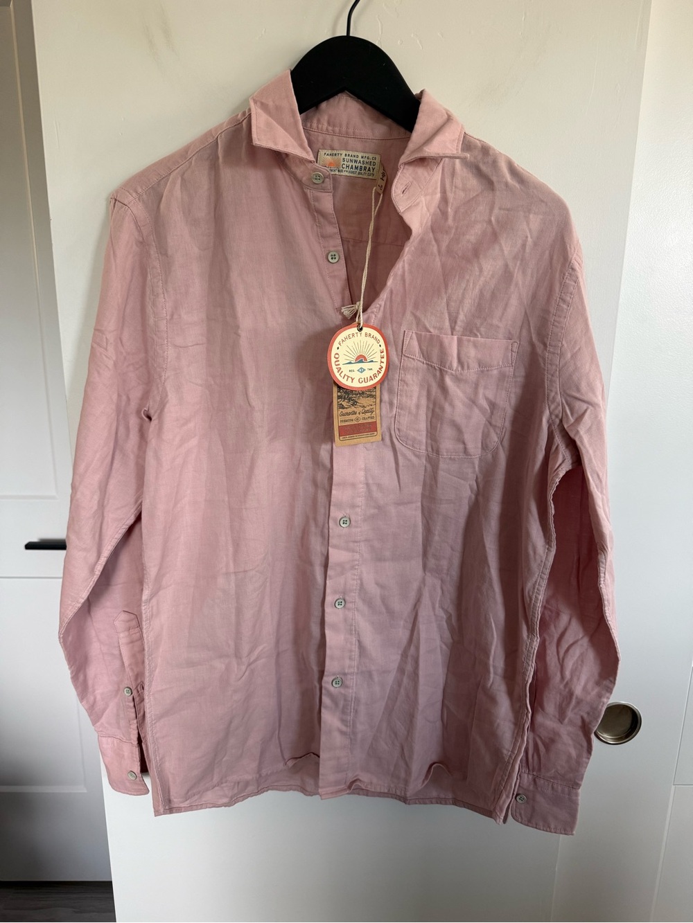 NWT Faherty Sunwashed Chambray Shirt Size Small